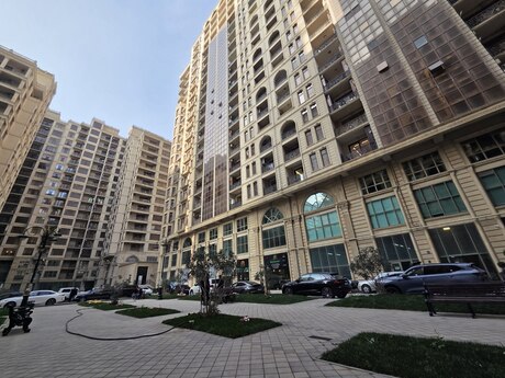 4 otaqlı yeni tikili - Səbail r. - 210 m²