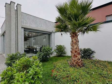4 otaqlı həyət evi/bağ evi - Mərdəkan q. - 250 m²