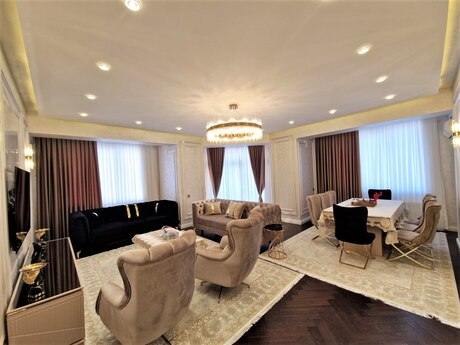 3 otaqlı yeni tikili - 28 May m. - 160 m²