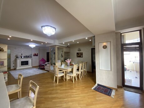 4 otaqlı mənzil, 177 m², 28 May: 580 000 ₼ 4
