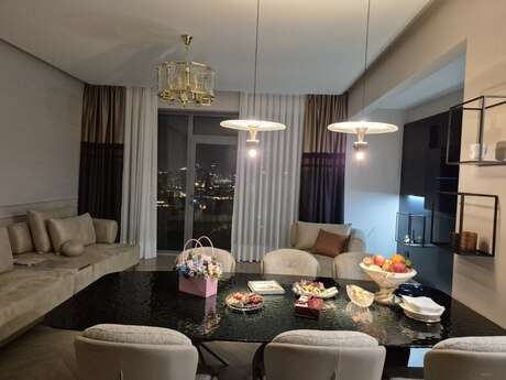 2 otaqlı yeni tikili - İçəri Şəhər m. - 110 m²