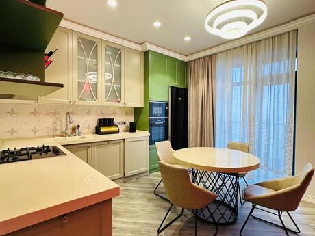 3 otaqlı yeni tikili - Nəsimi r. - 178 m²