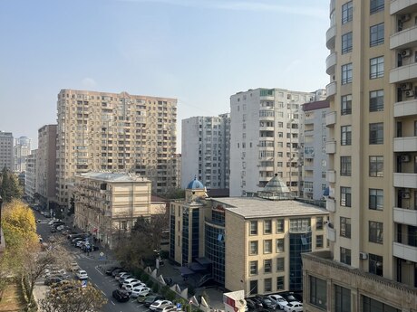 3 otaqlı köhnə tikili - Nizami m. - 100 m²