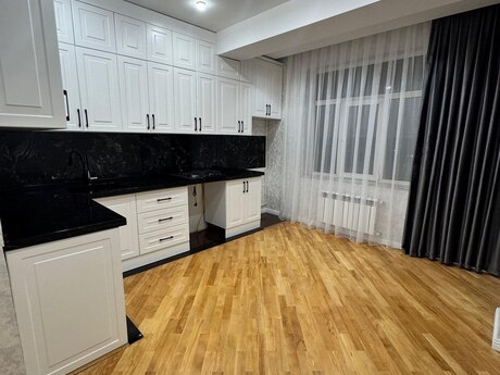 Elan №5693925 - Bakı, 8-ci mikrorayon q., 4 otaqlı, 155 m², 7/18 mərtəbə