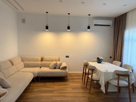 5 otaqlı həyət evi/bağ evi - Mərdəkan q. - 300 m²