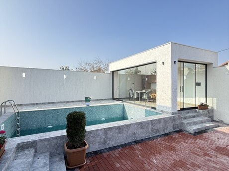 4 otaqlı həyət evi/bağ evi - Mərdəkan q. - 165 m²