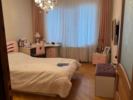 3 otaqlı köhnə tikili - Azadlıq Prospekti m. - 90 m²