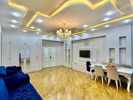 3-комн. новостройка - м. 8 ноября - 127 м²