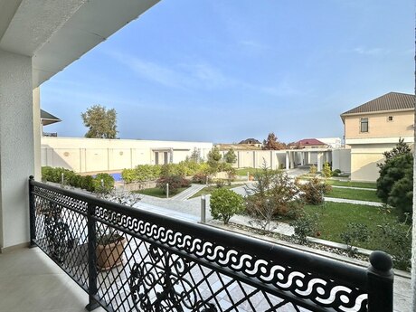 6 otaqlı həyət evi/bağ evi - Buzovna q. - 350 m²