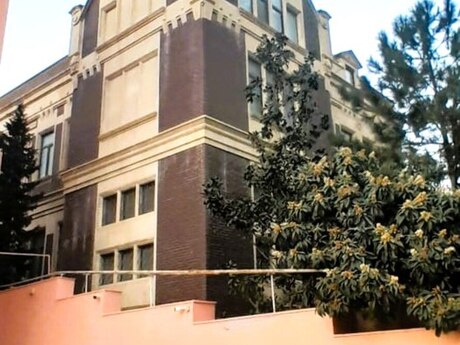 20 otaqlı həyət evi/bağ evi - 8 Noyabr m. - 1040 m²