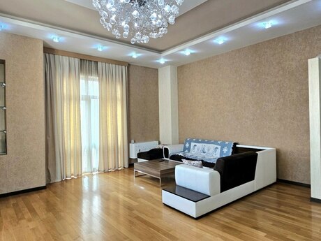 3-комн. новостройка - м. Сахил - 168 м²