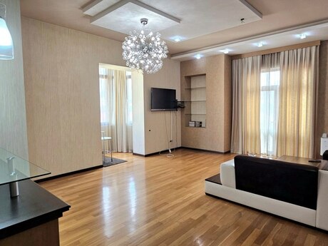 3-комн. новостройка - м. Сахил - 168 м²