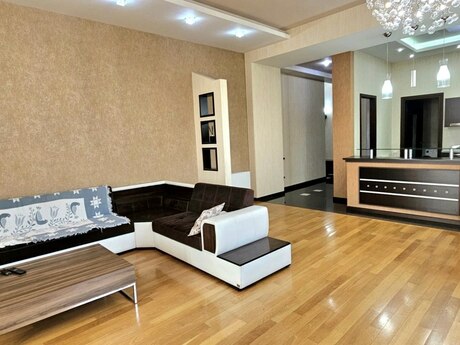 3-комн. новостройка - м. Сахил - 168 м²