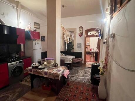 4 otaqlı köhnə tikili - 28 May m. - 90 m²