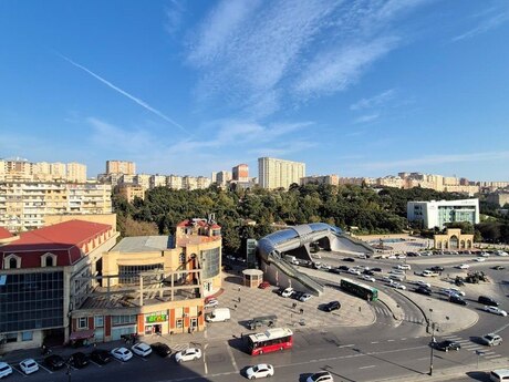 3-комн. новостройка - м. Ахмедлы - 145 м²