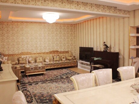 8 otaqlı ofis - Nərimanov r. - 700 m²