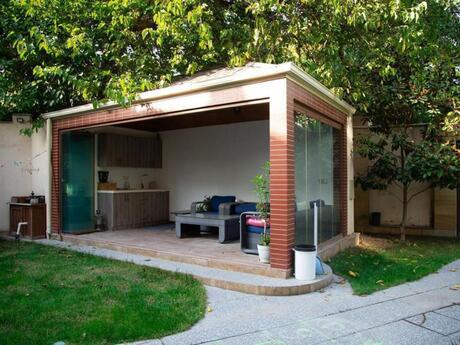 10 otaqlı həyət evi/bağ evi - Qara Qarayev m. - 650 m²