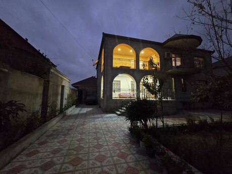 8 otaqlı həyət evi/bağ evi - Sumqayıt - 280 m²