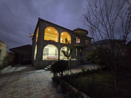 8 otaqlı həyət evi/bağ evi - Sumqayıt - 280 m²