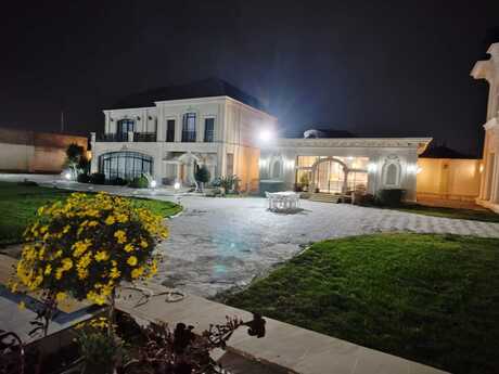 8 otaqlı həyət evi/bağ evi - Buzovna q. - 400 m²