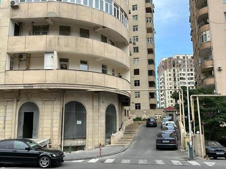 4 otaqlı yeni tikili - Binəqədi r. - 208 m²