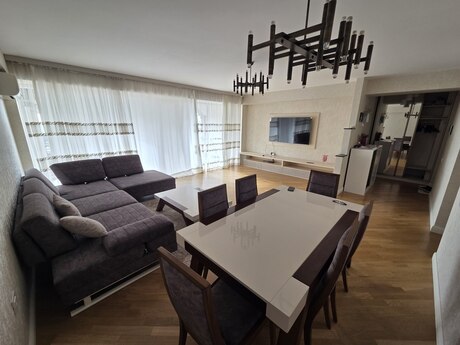 2 otaqlı köhnə tikili - 28 May m. - 96 m²