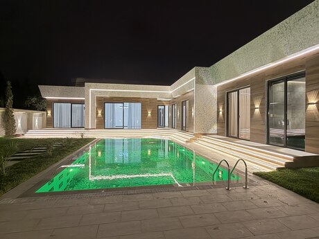 5 otaqlı həyət evi/bağ evi - Şüvəlan q. - 250 m²