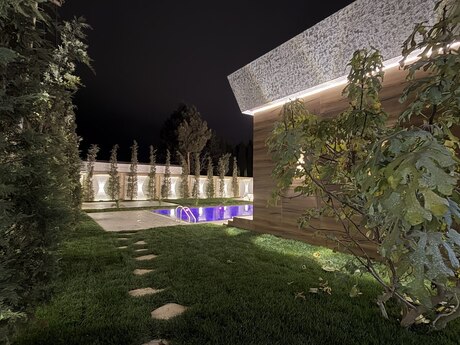 5 otaqlı həyət evi/bağ evi - Şüvəlan q. - 250 m²