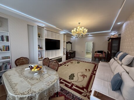 Elan №5699277 - Bakı, 8-ci kilometr q., 3 otaqlı, 141 m², 17/19 mərtəbə