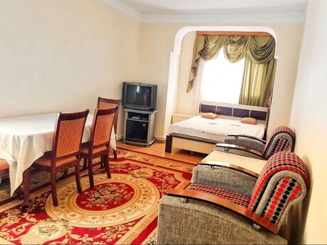 1 otaqlı köhnə tikili - Elmlər Akademiyası m. - 42 m²