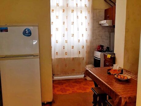 1 otaqlı köhnə tikili - Elmlər Akademiyası m. - 42 m²