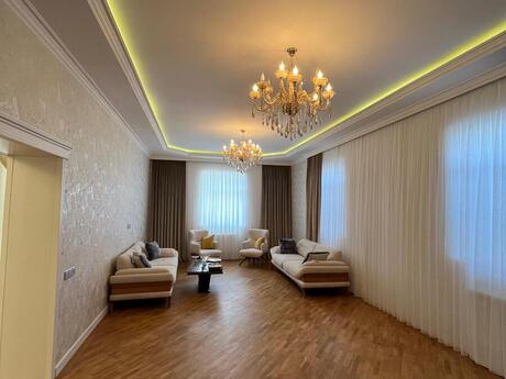 8 otaqlı həyət evi/bağ evi - Bakıxanov q. - 415 m²