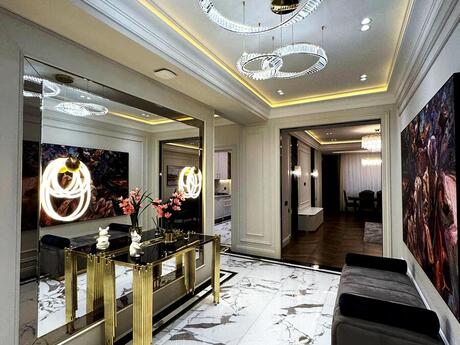 4 otaqlı yeni tikili - Ağ şəhər q. - 256 m²