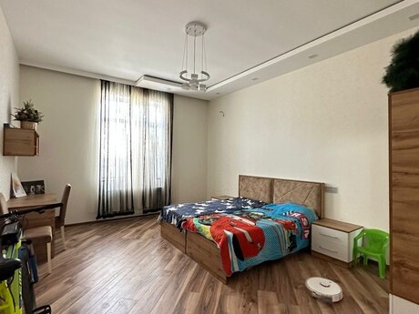 4 otaqlı həyət evi/bağ evi - Mərdəkan q. - 180 m²