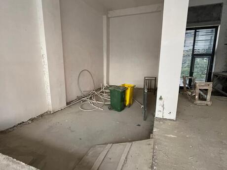 Obyekt - Ağ şəhər q. - 300 m²