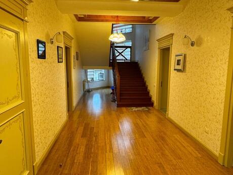 7 otaqlı həyət evi/bağ evi - Qəbələ - 240 m²
