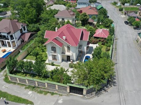 7 otaqlı həyət evi/bağ evi - Qəbələ - 240 m²