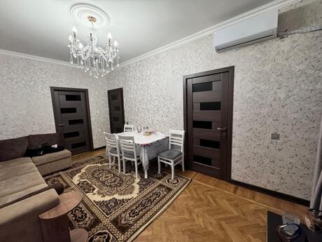 3 otaqlı köhnə tikili - Azadlıq Prospekti m. - 55 m²