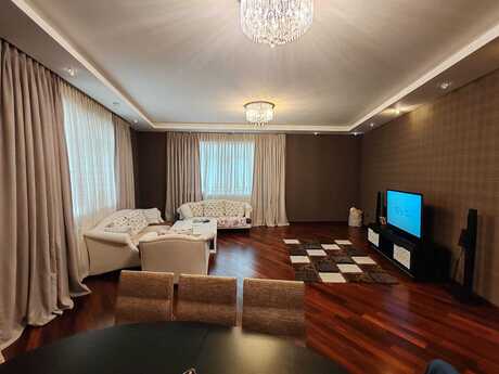 Elan №5704994 - Bakı, 8 Noyabr m., 4 otaqlı, 175 m², 12/16 mərtəbə