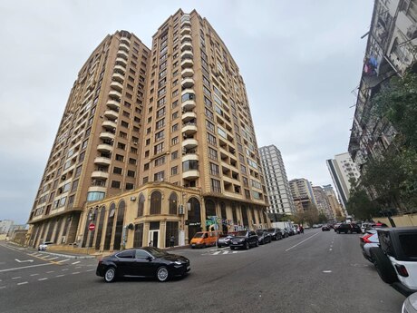 4 otaqlı yeni tikili - 28 May m. - 185 m²