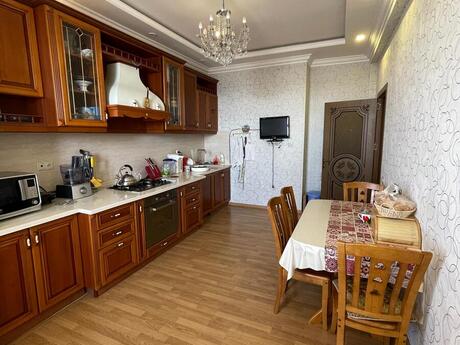 Elan №5705666 - Bakı, Nəriman Nərimanov m., 4 otaqlı, 186 m², 15/17 mərtəbə