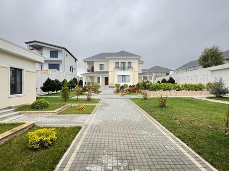 6 otaqlı həyət evi/bağ evi - Buzovna q. - 350 m²