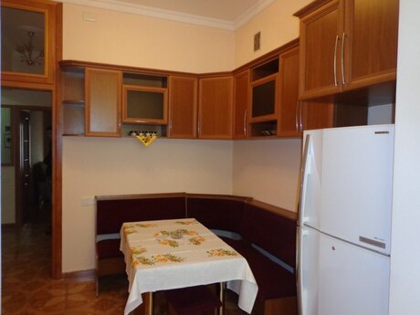 2-комн. вторичка - м. Низами - 65 м²