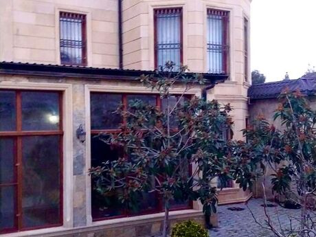 5 otaqlı həyət evi/bağ evi - Buzovna q. - 248 m²