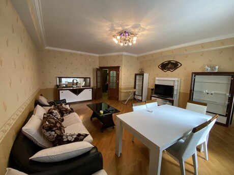 3 otaqlı yeni tikili - Şah İsmayıl Xətai m. - 135 m²
