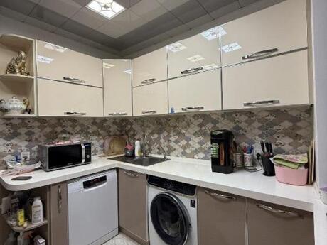 3 otaqlı köhnə tikili - Azadlıq Prospekti m. - 85 m²