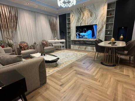 4 otaqlı yeni tikili - Ağ şəhər q. - 132 m²
