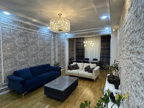 Elan №5708122 - Bakı, Azadlıq Prospekti m., 3 otaqlı, 135 m², 13/17 mərtəbə