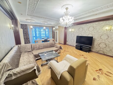 3-комн. новостройка - м. Шах Исмаил Хатаи - 220 м²