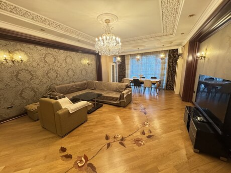 3-комн. новостройка - м. Шах Исмаил Хатаи - 220 м²